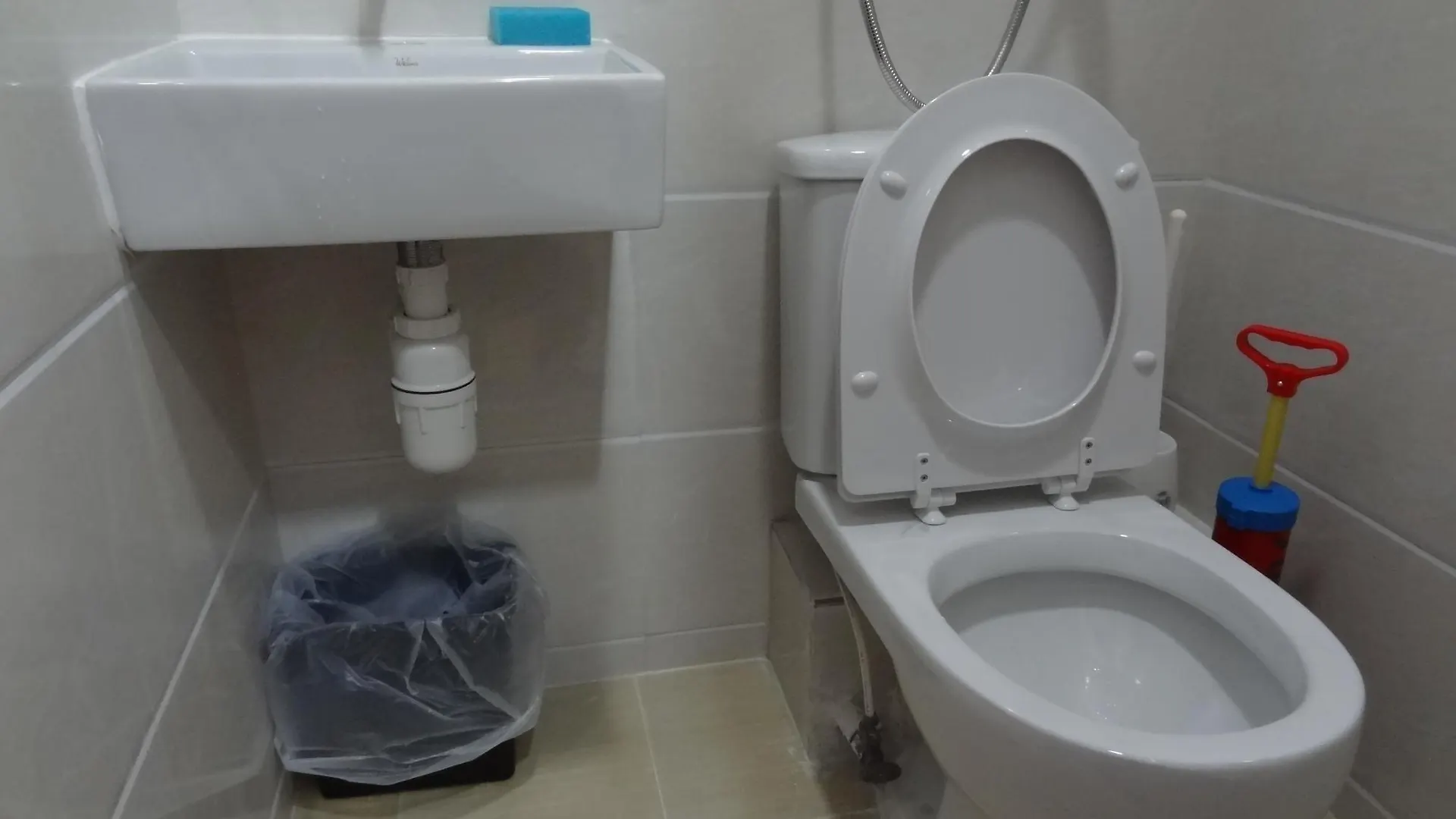 Tai Wah Hostel Hong Kong