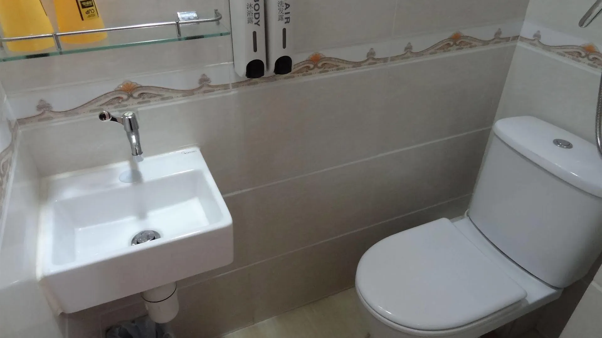 Tai Wah Hostel Hong Kong Guest house